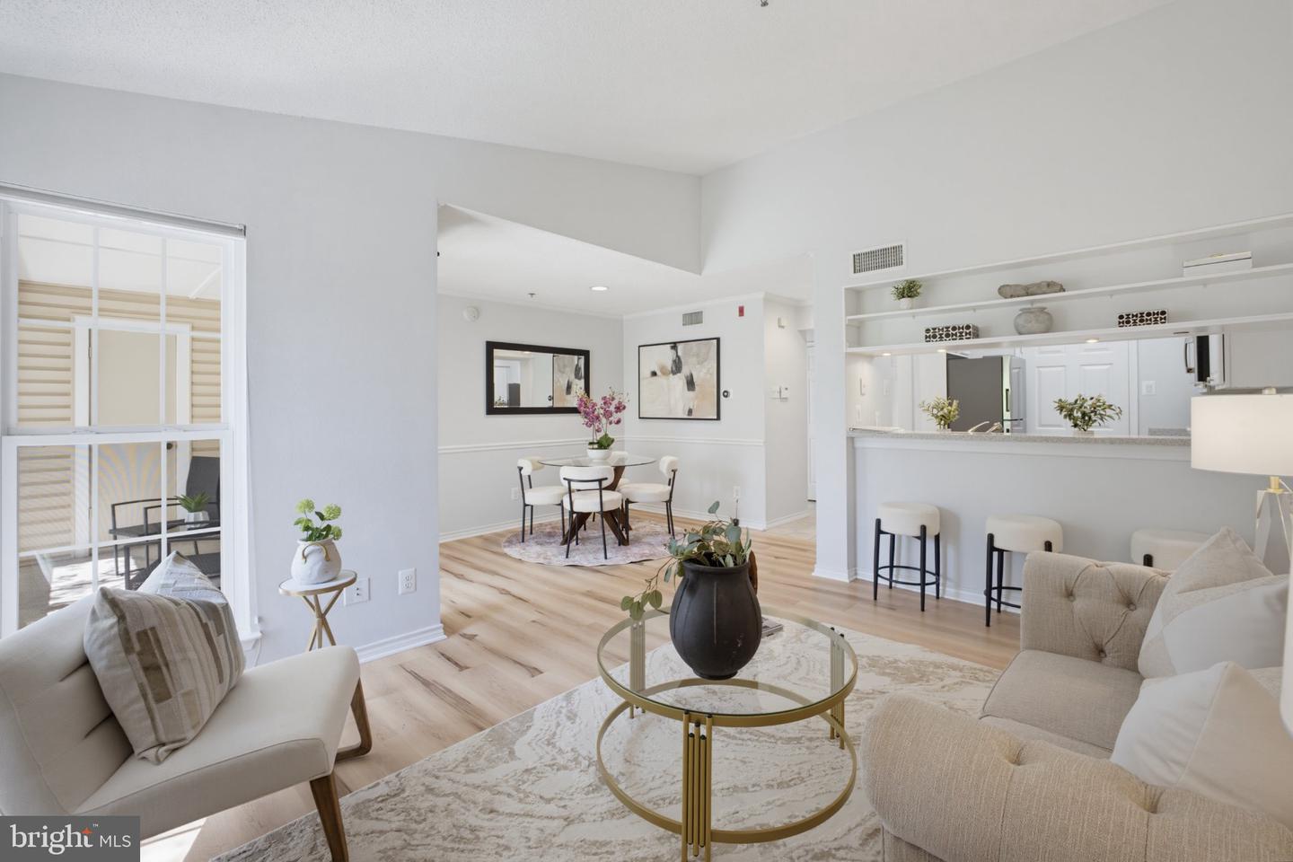 1524 Lincoln Way #407 Property Photo 10