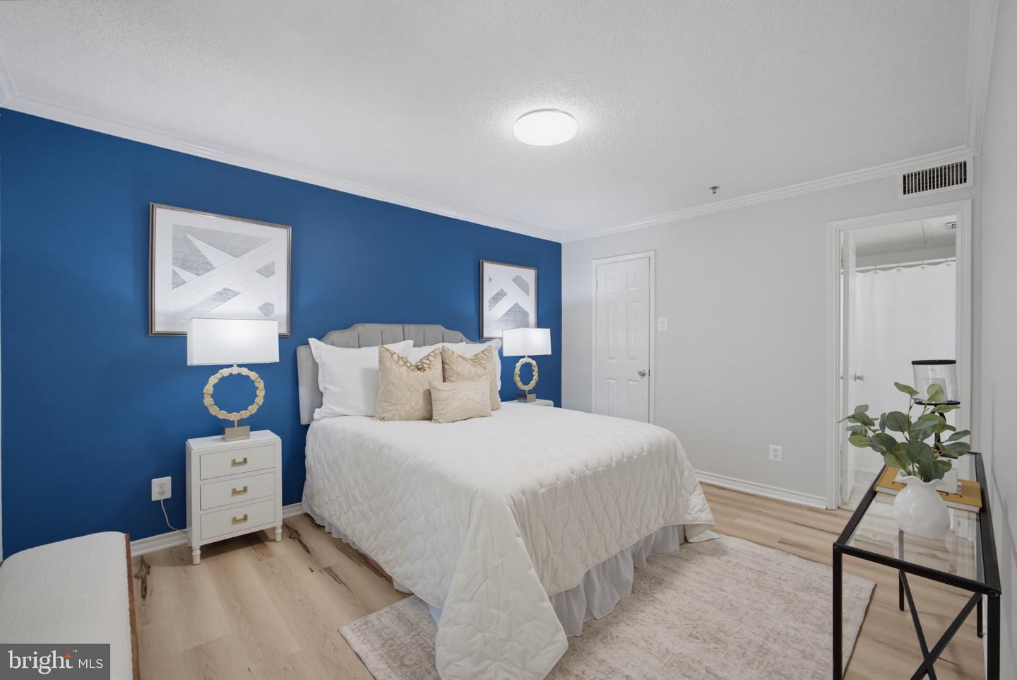 1524 Lincoln Way #407 Property Photo 13