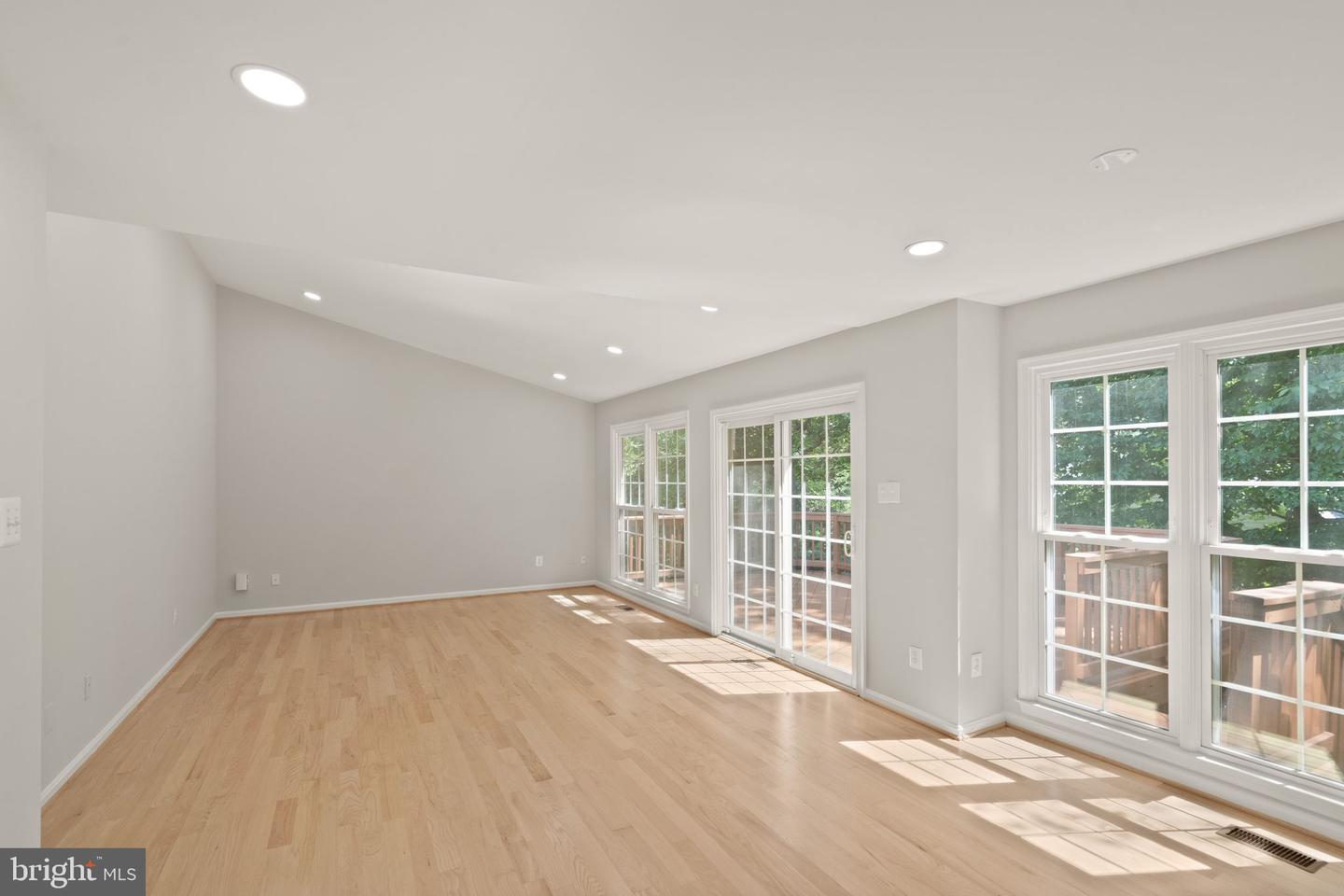 13917 Stonefield Dr Property Photo 28
