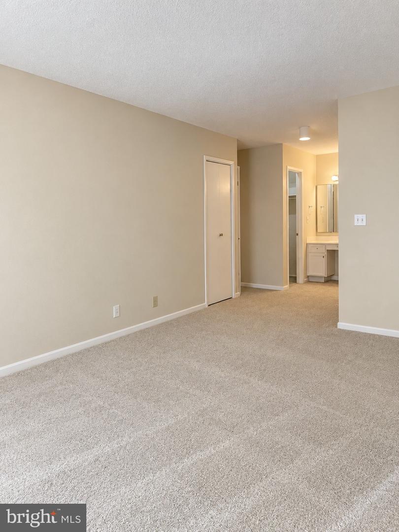 8360 Greensboro Dr #322 Property Photo 11