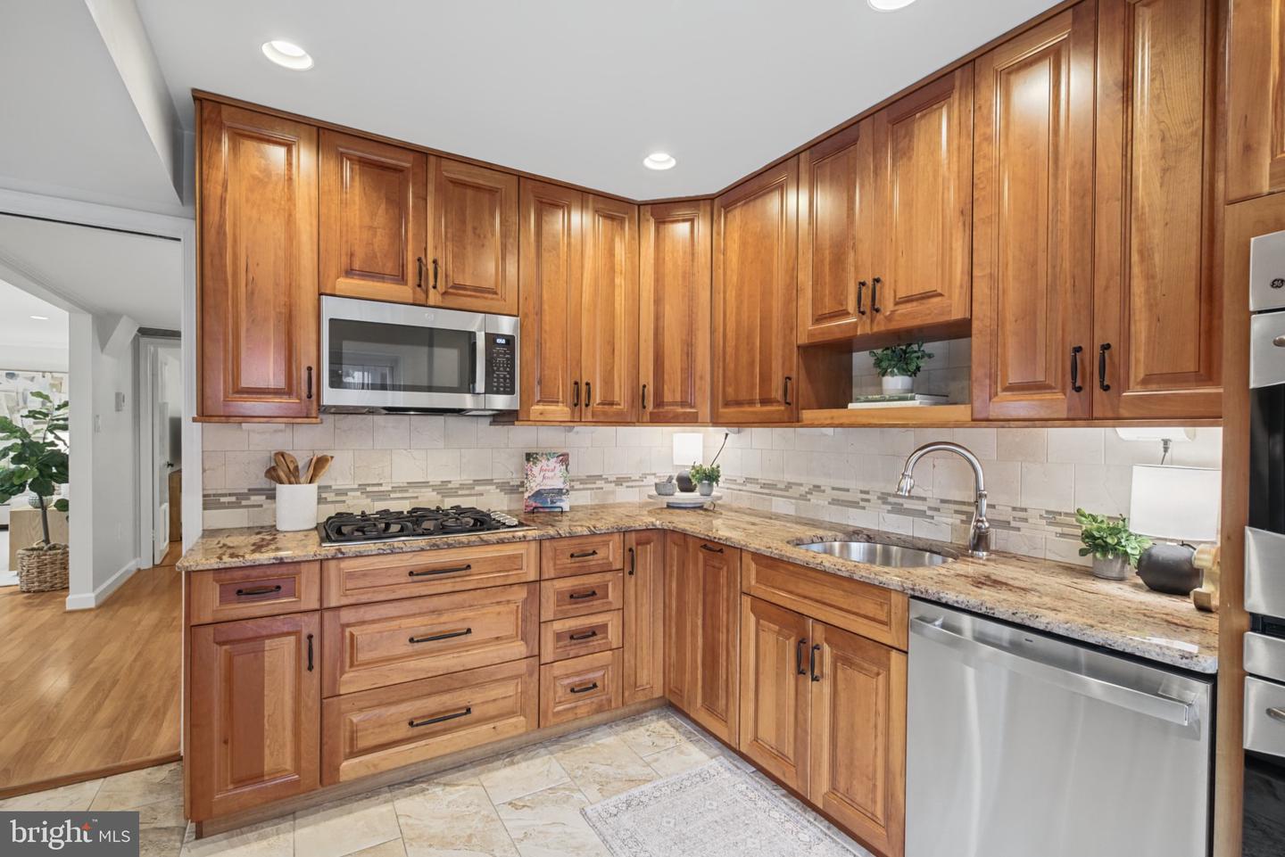 5319 Stonington Dr Property Photo 12