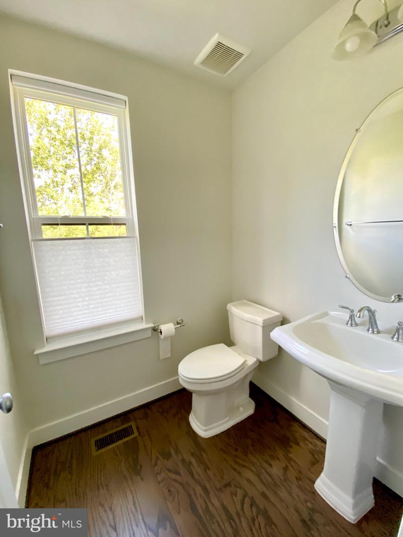 6261 Edsall Rd Property Photo 7