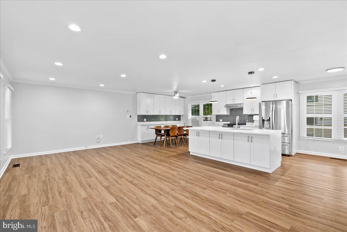 9303 Macswain Pl Property Photo 3