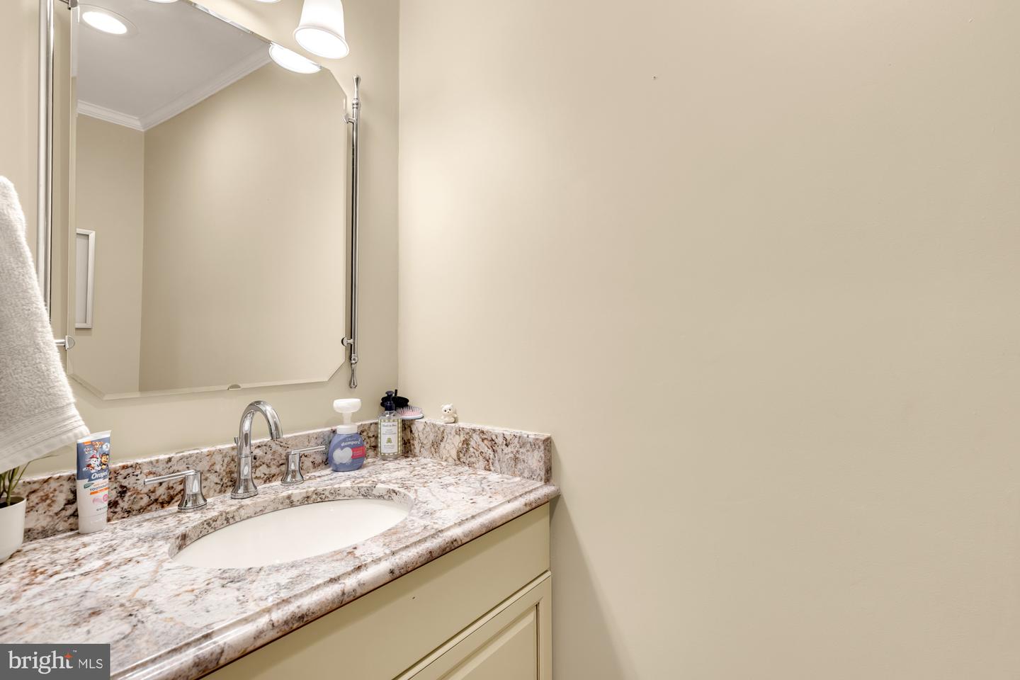 2040 Hopewood Dr Property Photo 24