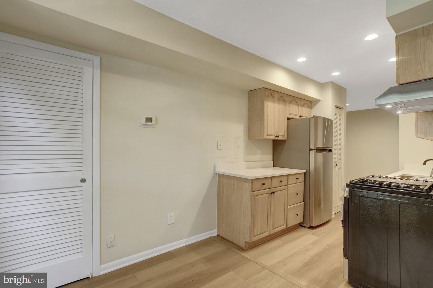 3310 Woodburn Village Dr #11 Property Photo 8