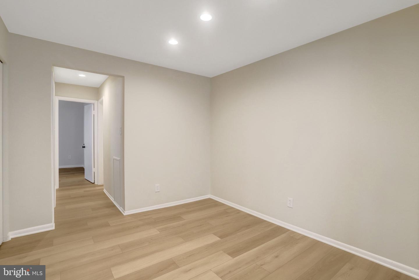 3310 Woodburn Village Dr #11 Property Photo 14
