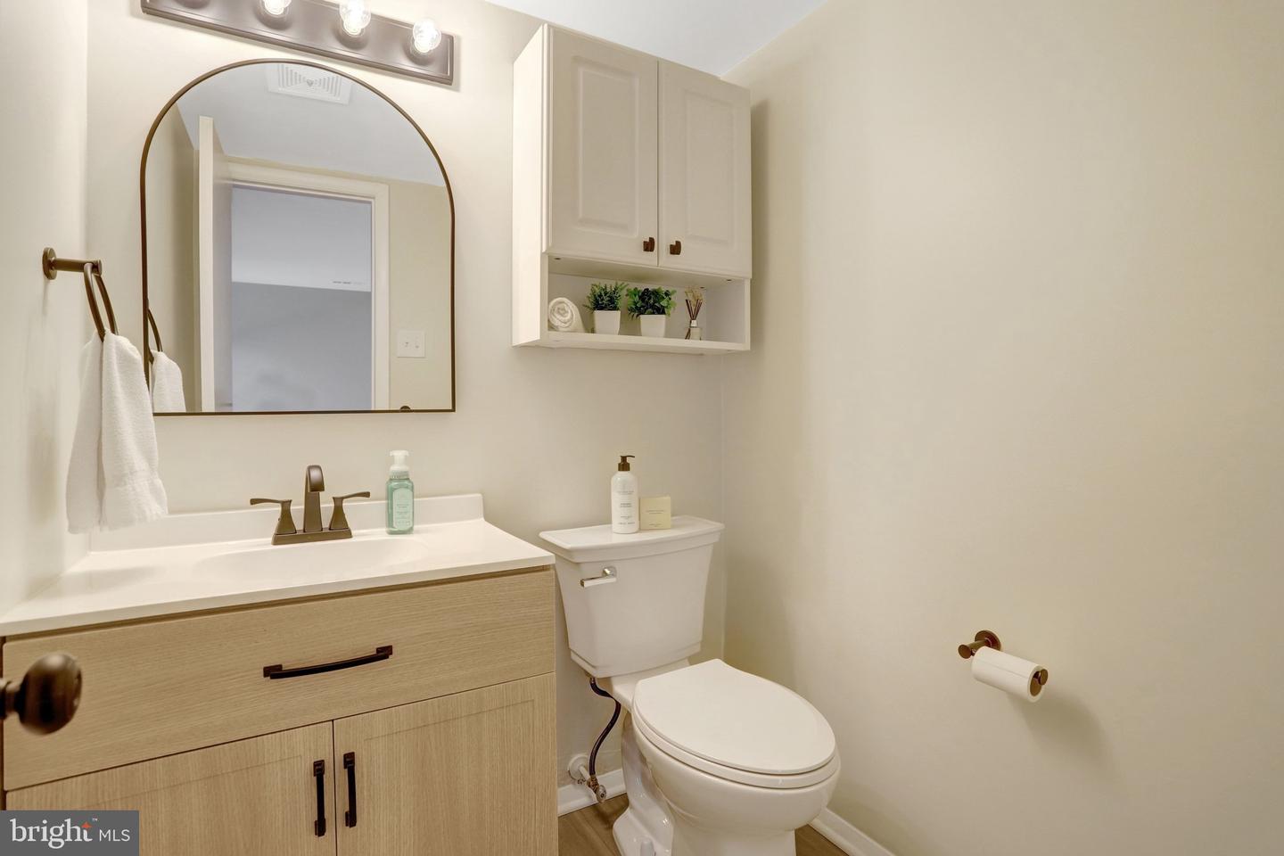 3310 Woodburn Village Dr #11 Property Photo 27