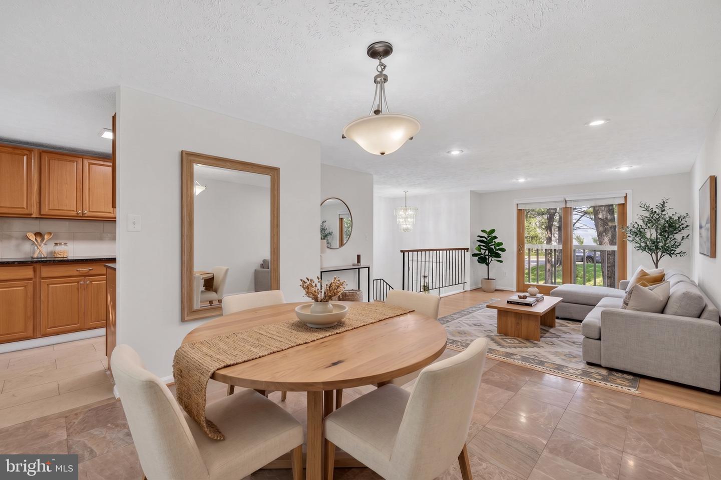 2270 Cocquina Dr Property Photo 3