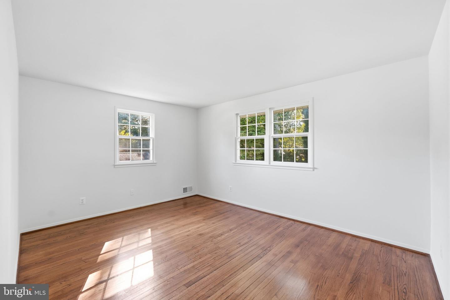 8009 Gosport Ln Property Photo 10
