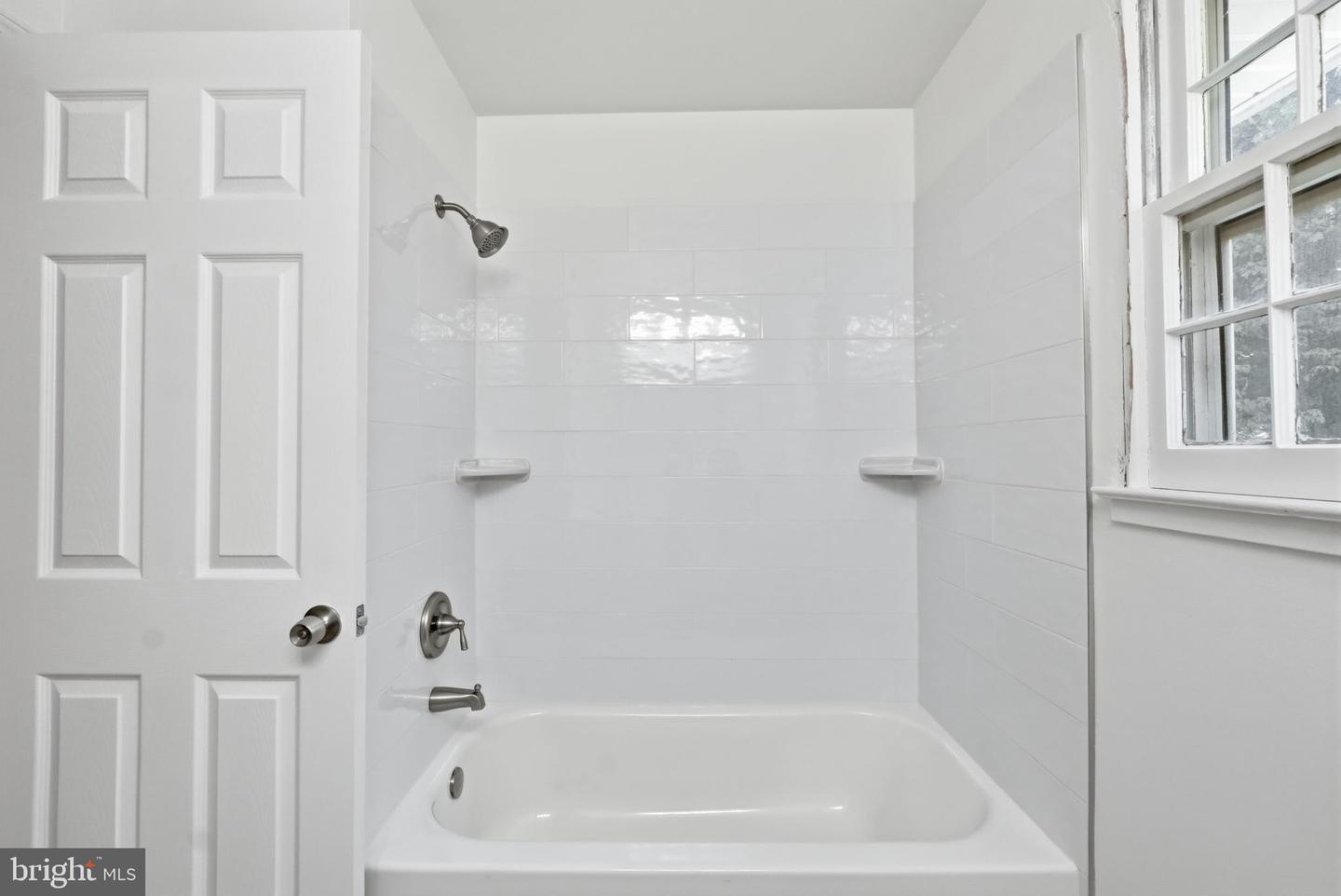 8009 Gosport Ln Property Photo 11