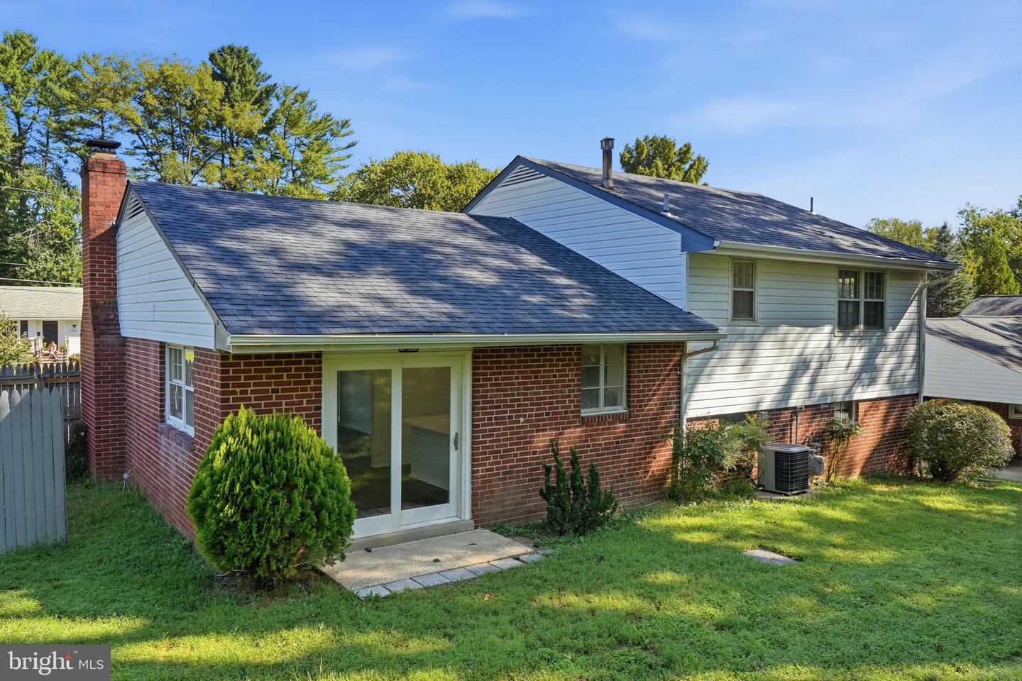 8009 Gosport Ln Property Photo 23