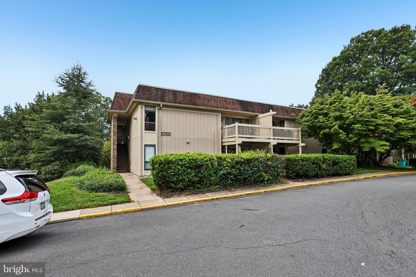 5765 REXFORD CT #E Property Photo 1