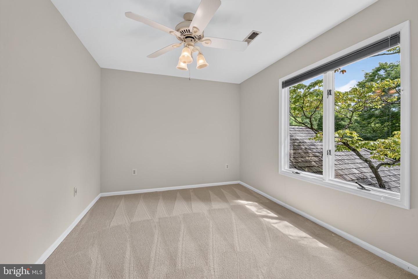 1585 Regatta Ln Property Photo 24