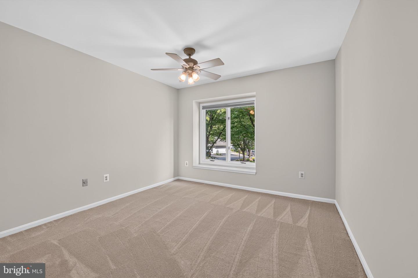 1585 Regatta Ln Property Photo 25