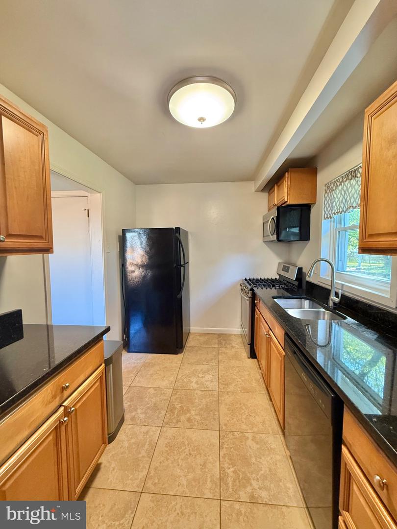 6618 Dorset Dr Property Photo 9
