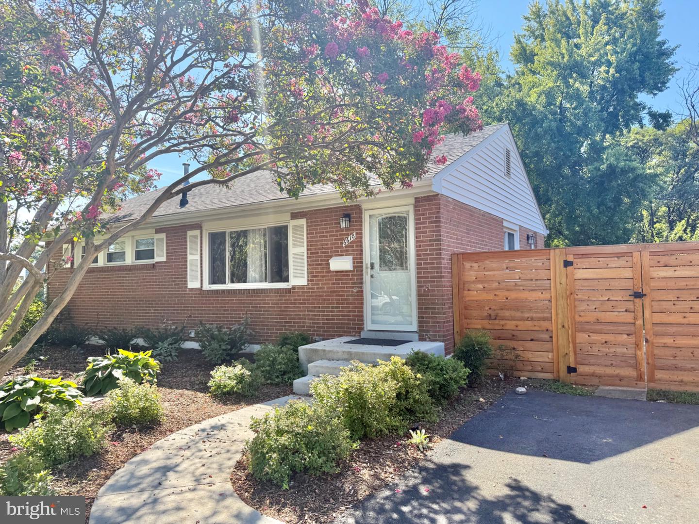 6618 Dorset Dr Property Photo 32