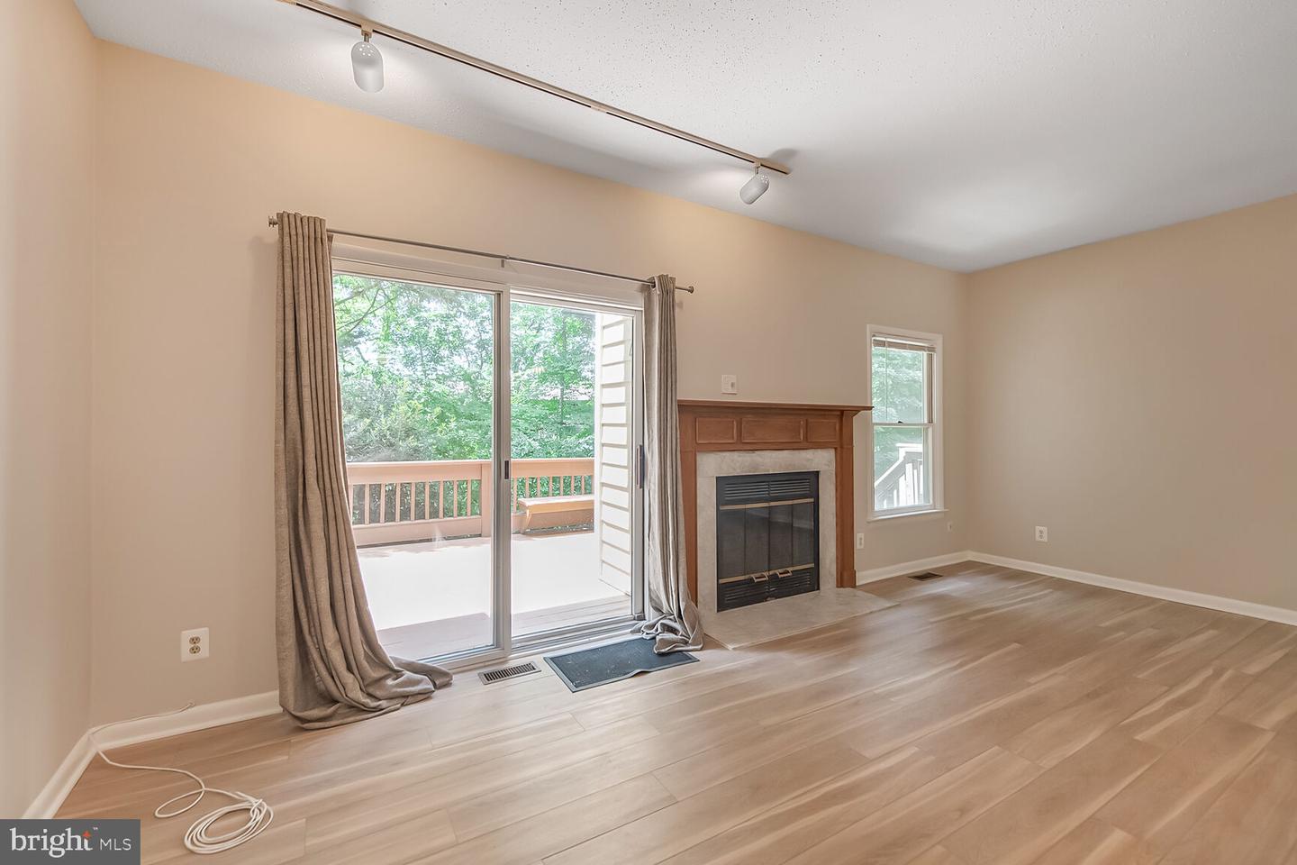 1657 Oak Spring Way Property Photo 6
