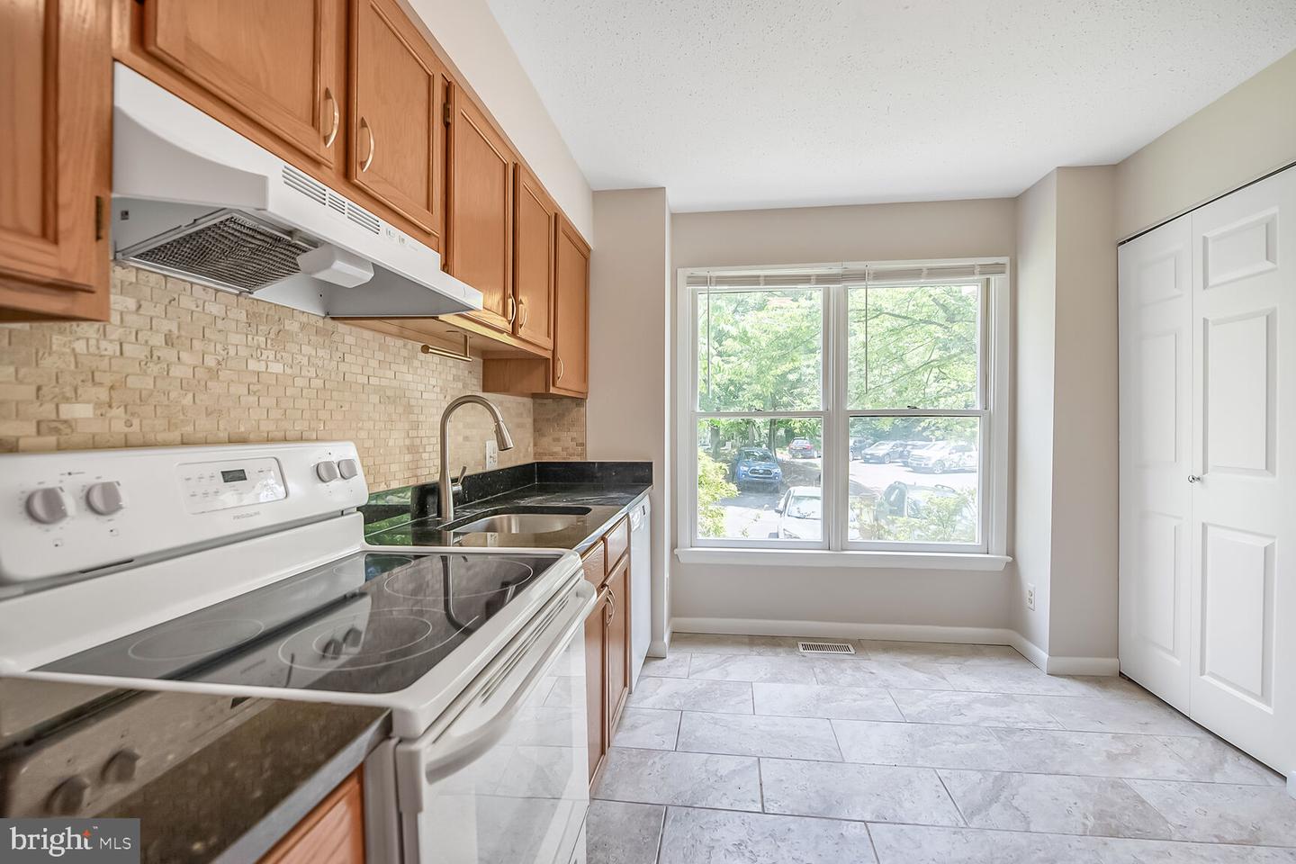 1657 Oak Spring Way Property Photo 8