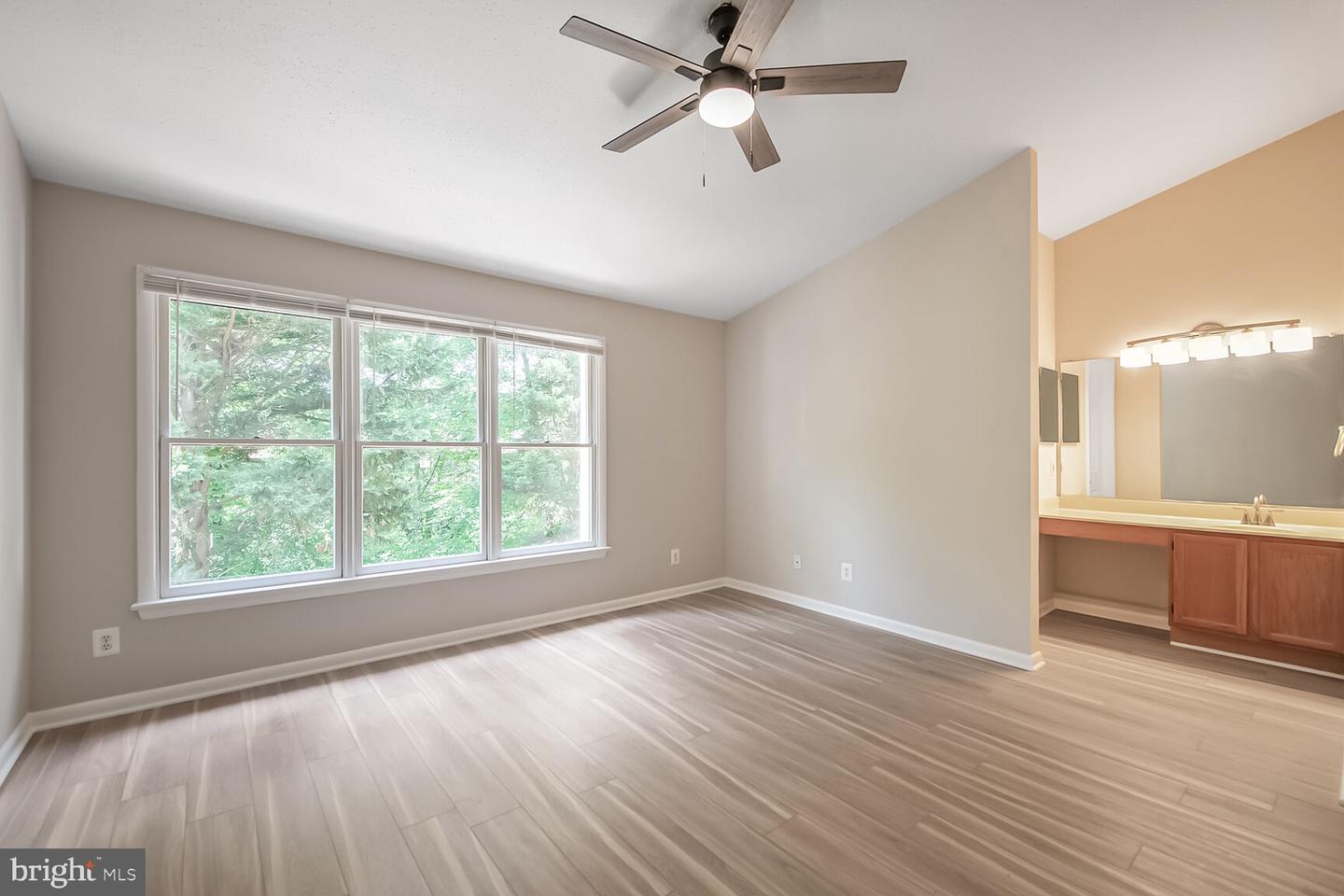1657 Oak Spring Way Property Photo 12
