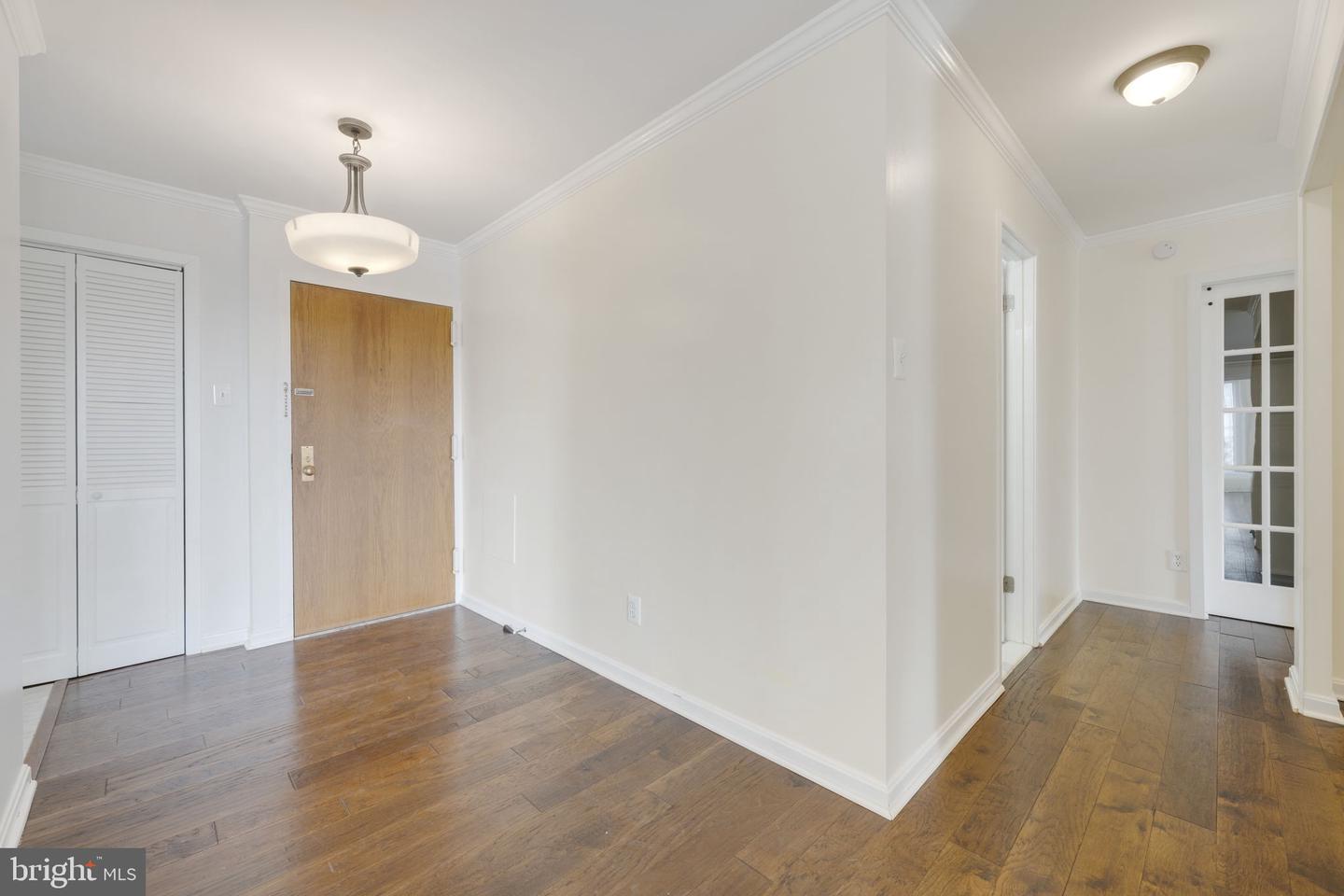1800 Old Meadow Rd #1722 Property Photo 5