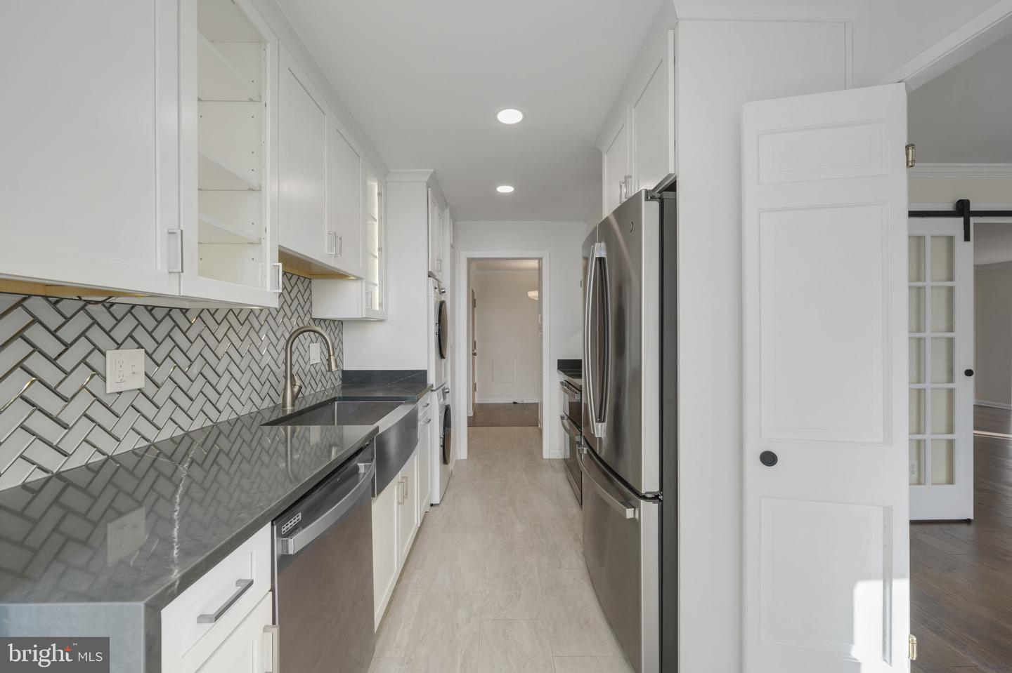1800 Old Meadow Rd #1722 Property Photo 9