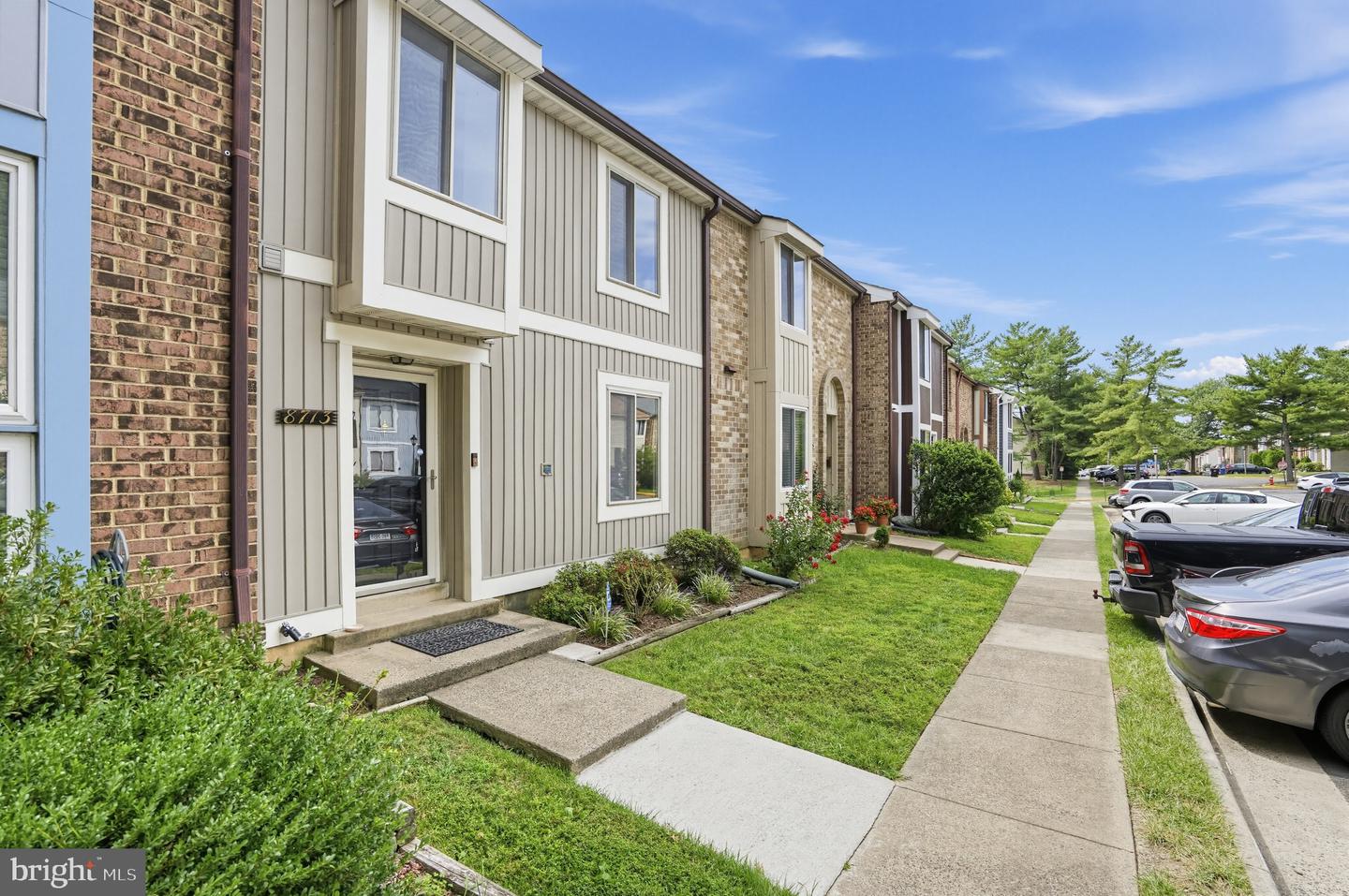 8713 RIDGE HOLLOW CT Property Photo 1