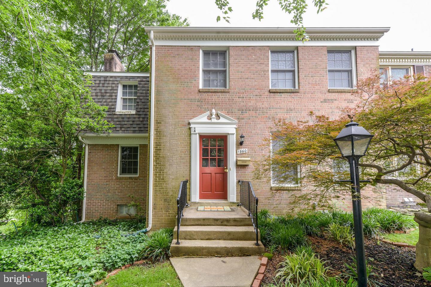 1860 GOLF VIEW CT Property Photo 1