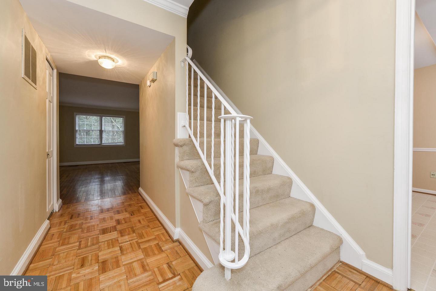 1860 Golf View Ct Property Photo 4