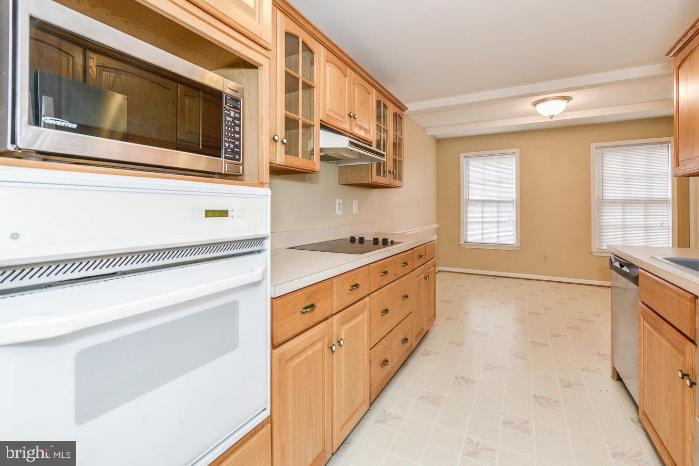 1860 Golf View Ct Property Photo 6