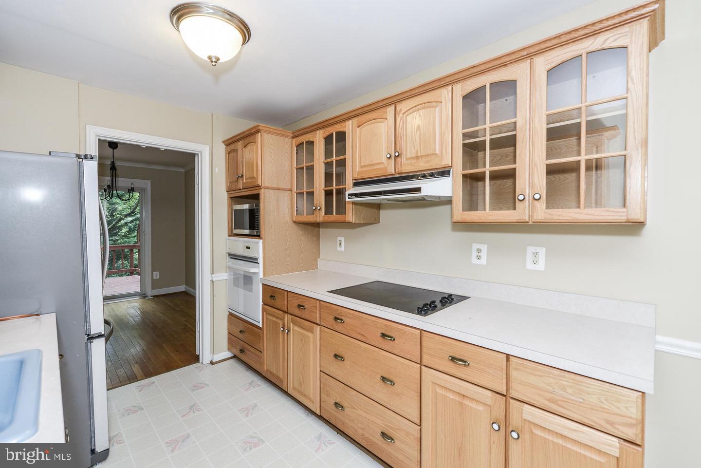 1860 Golf View Ct Property Photo 7