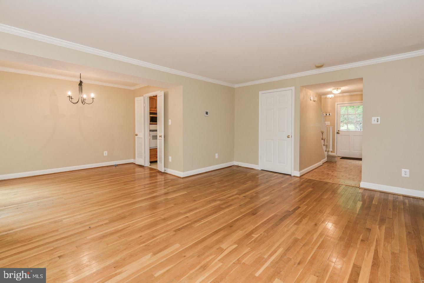 1860 Golf View Ct Property Photo 10
