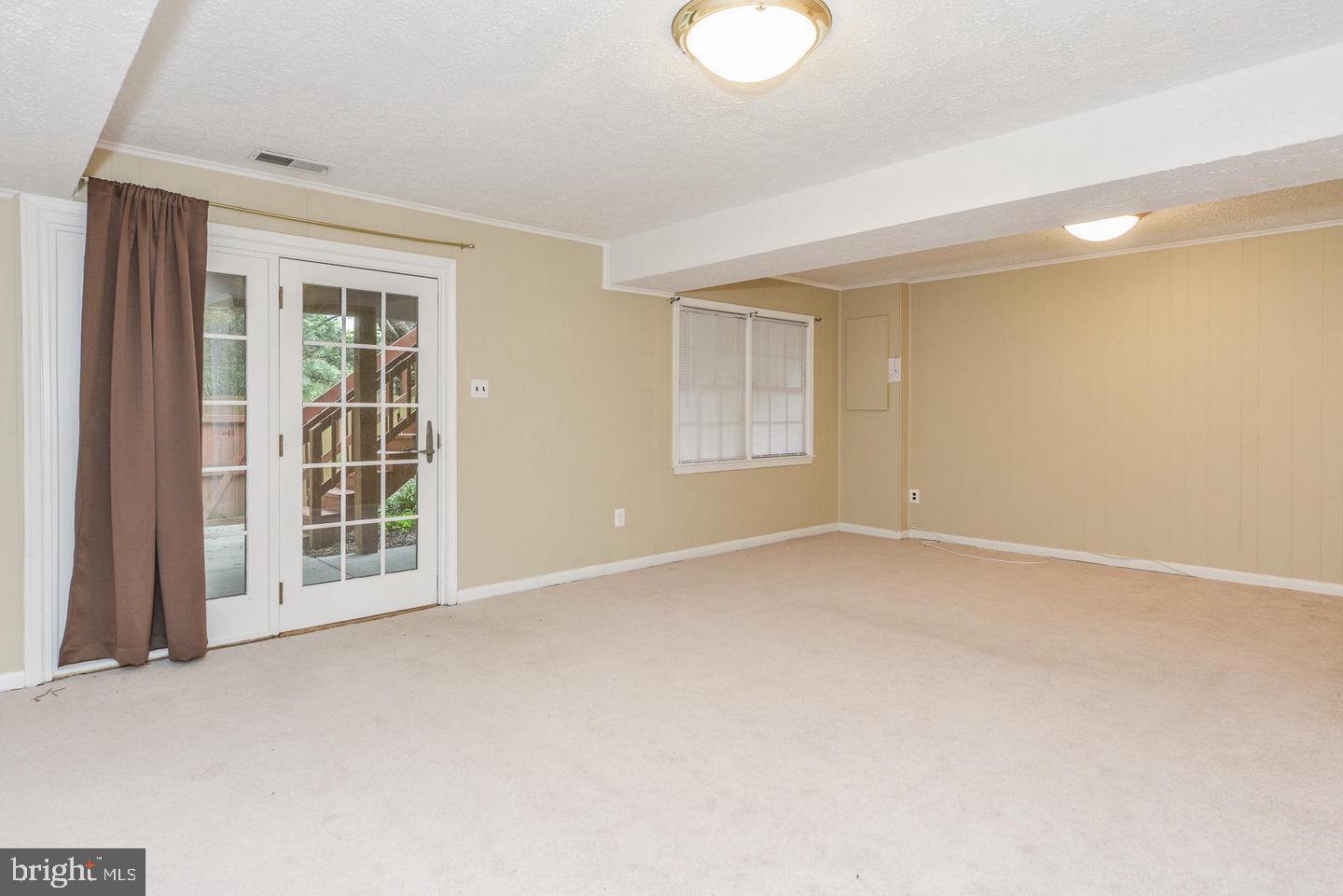 1860 Golf View Ct Property Photo 17