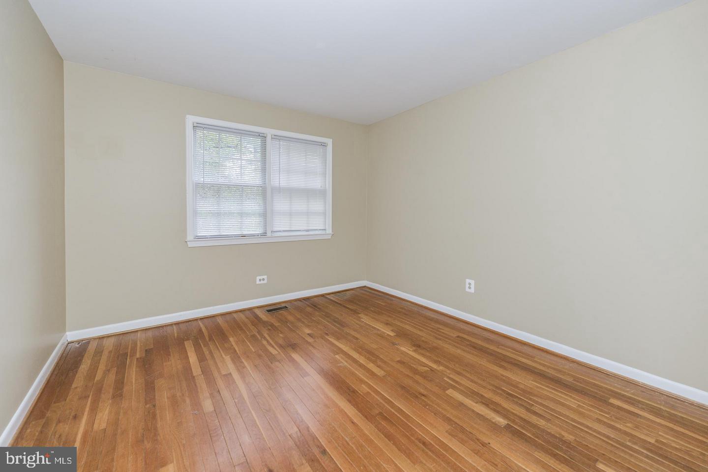 1860 Golf View Ct Property Photo 25
