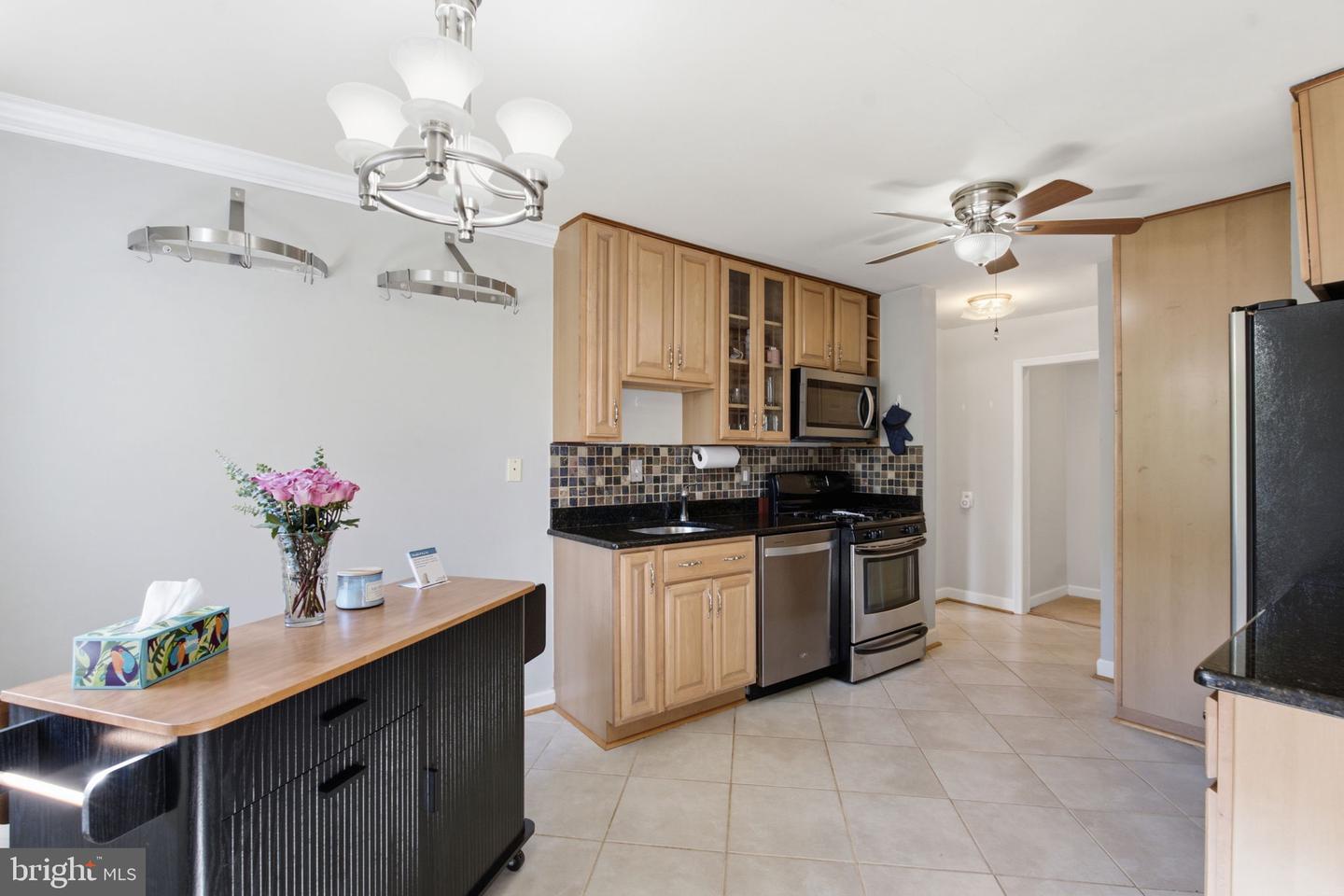 7205 Wayne Property Photo 6