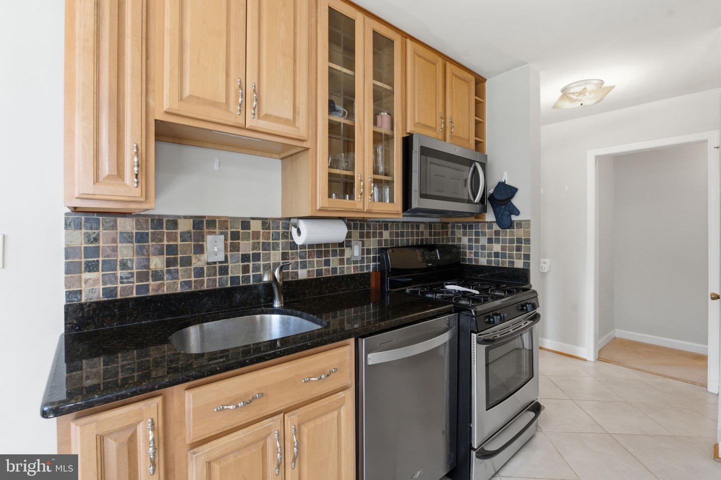 7205 Wayne Property Photo 8