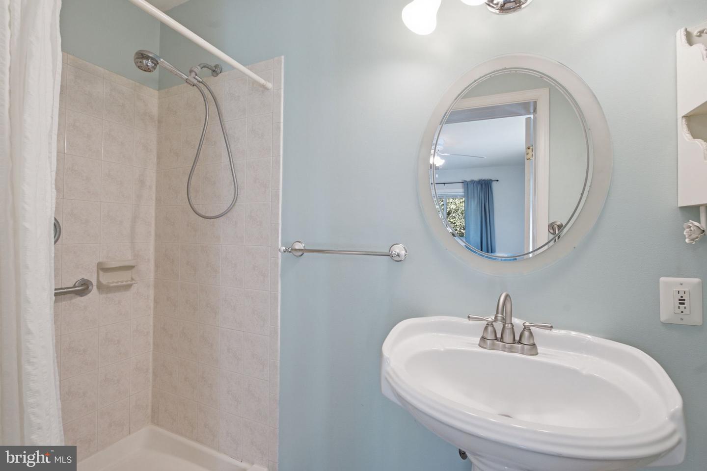 7205 Wayne Property Photo 14