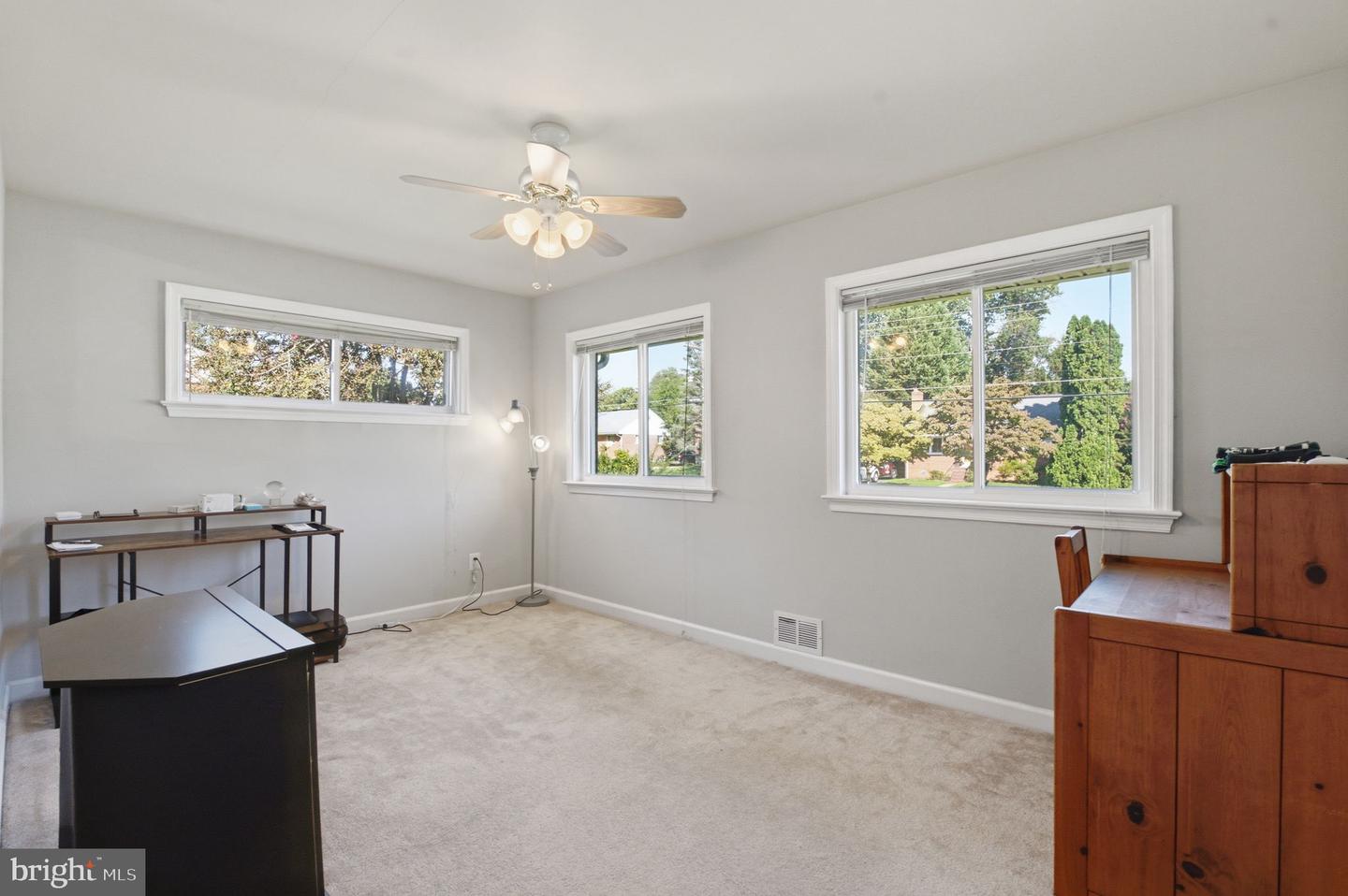 7205 Wayne Property Photo 15