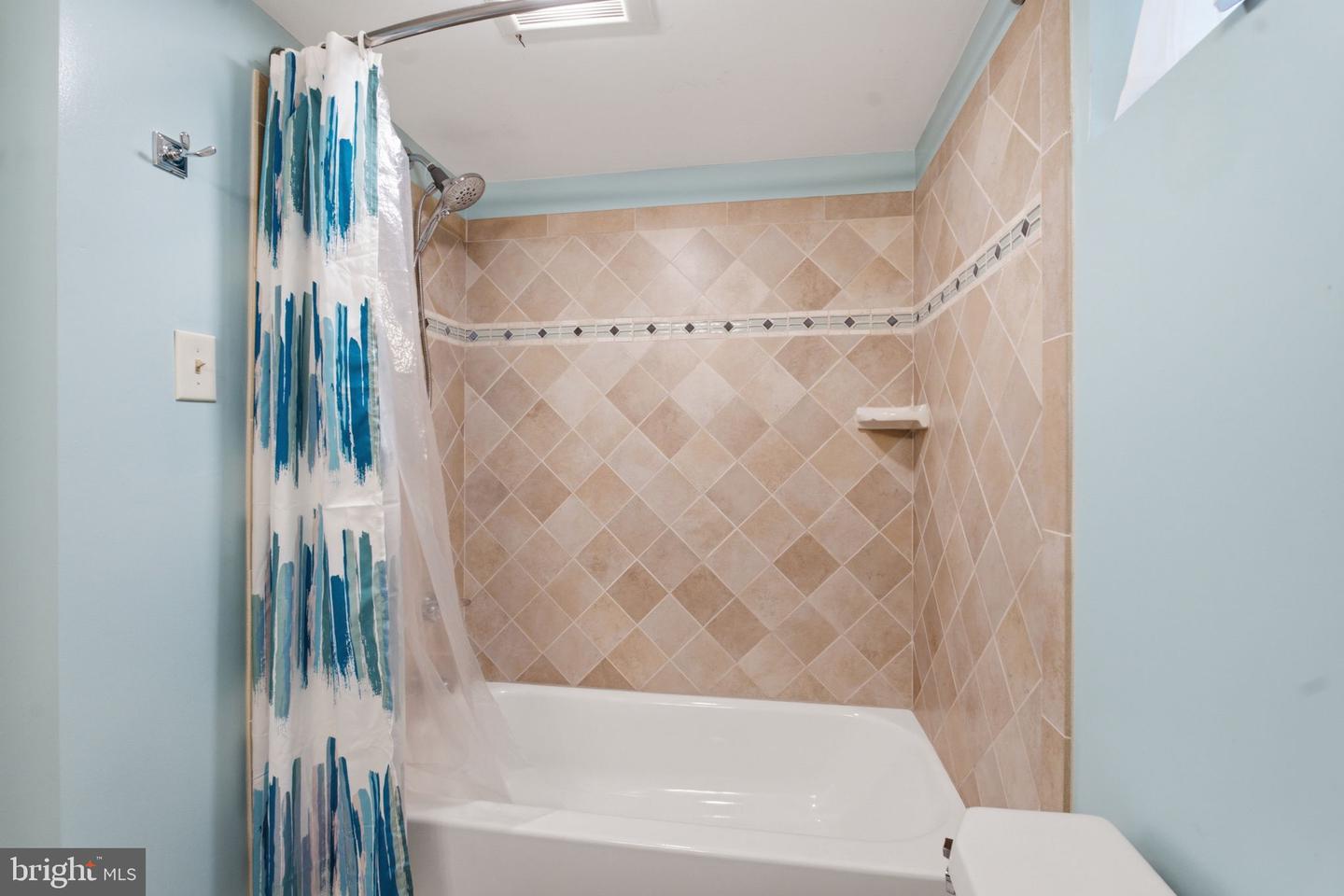 7205 Wayne Property Photo 24