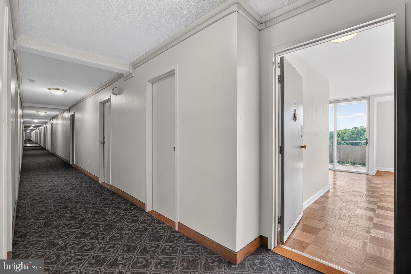 6641 E Wakefield Dr #809 Property Photo 6