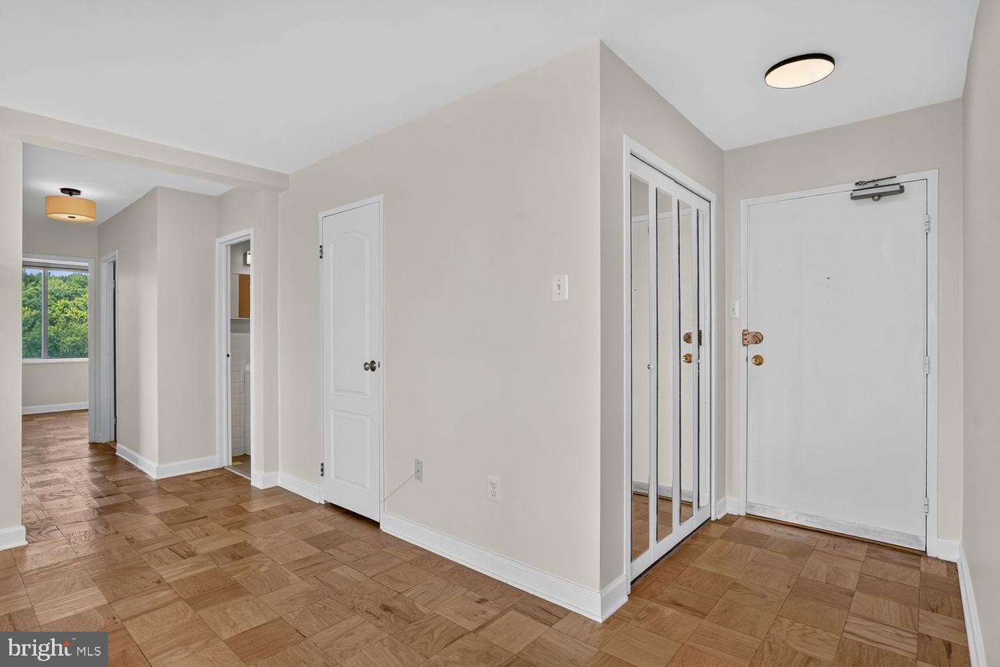 6641 E Wakefield Dr #809 Property Photo 8