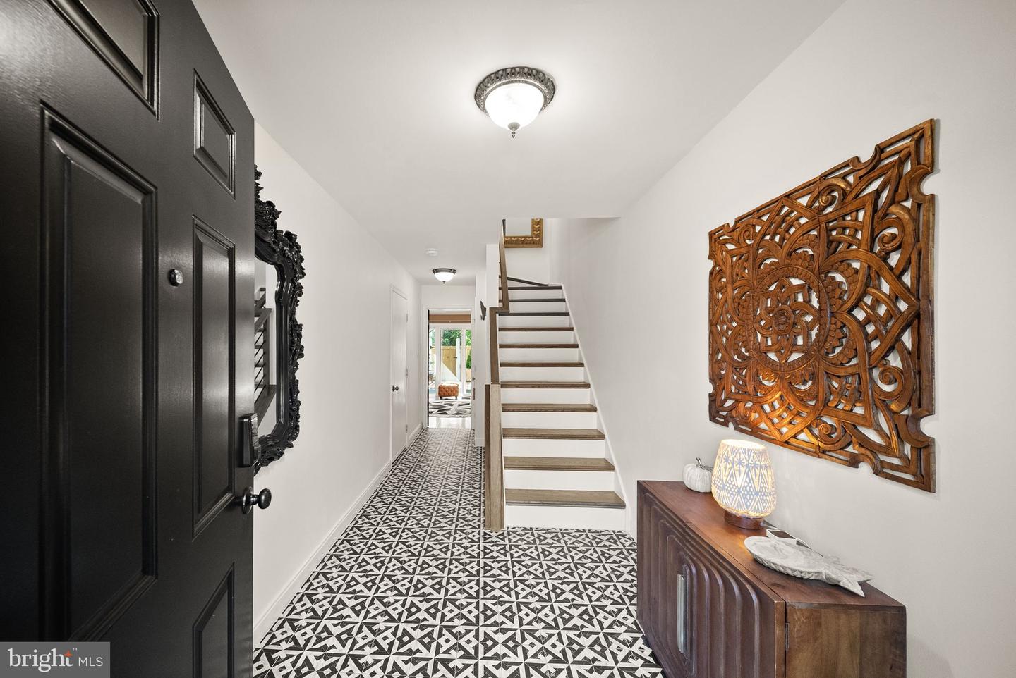 12091 Edgemere Cir Property Photo 3