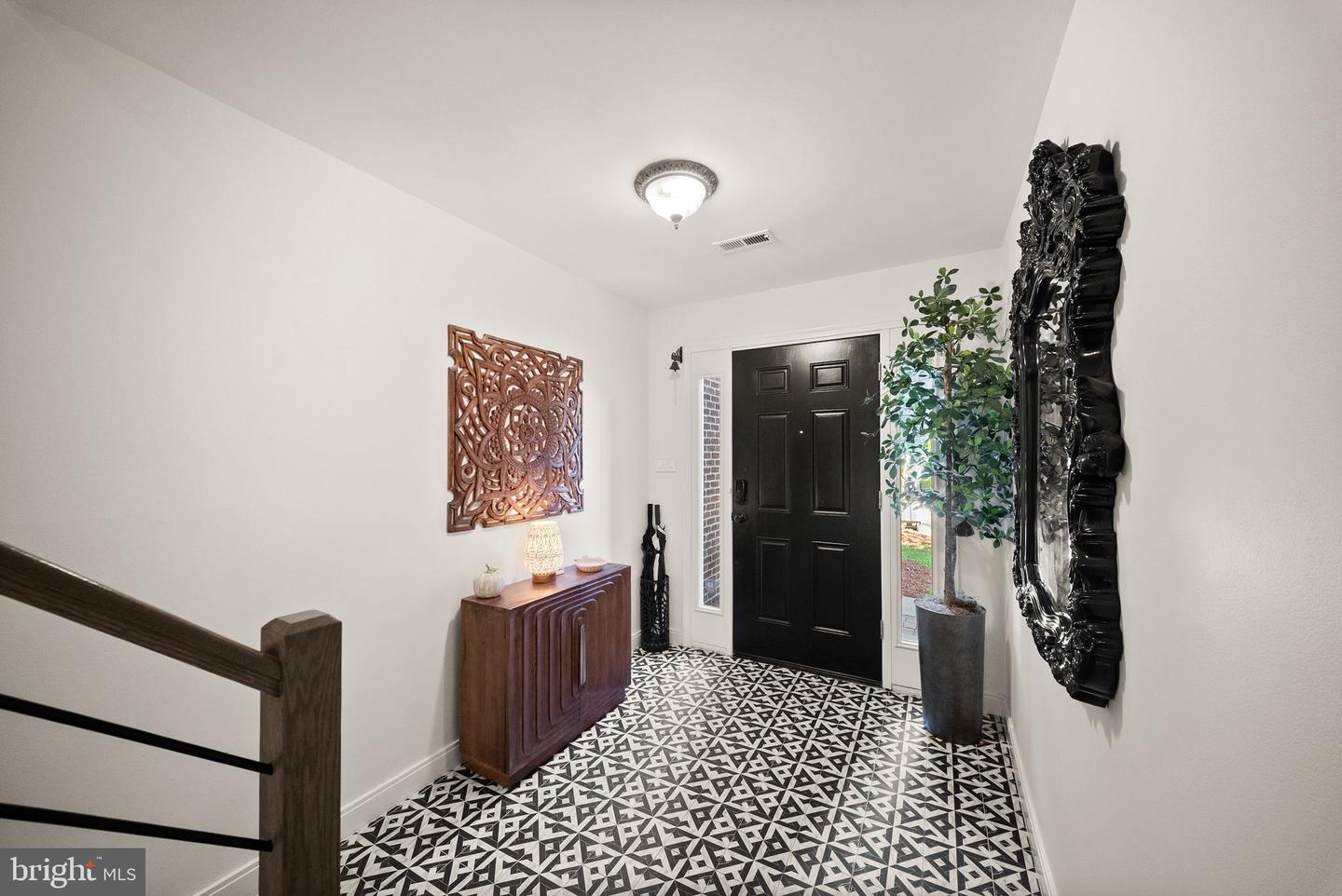 12091 Edgemere Cir Property Photo 4