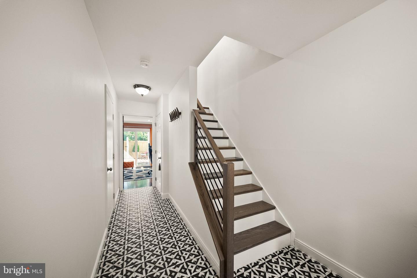 12091 Edgemere Cir Property Photo 5