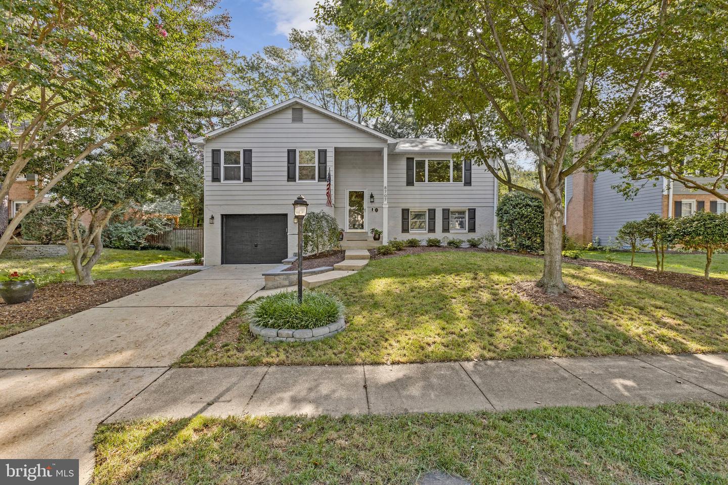 8707 Parry Ln Property Photo 1