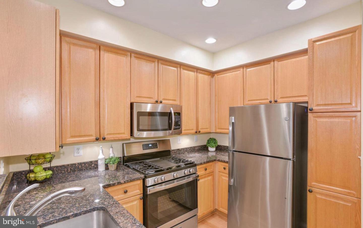 1860 Stratford Park Pl #201 Property Photo 10