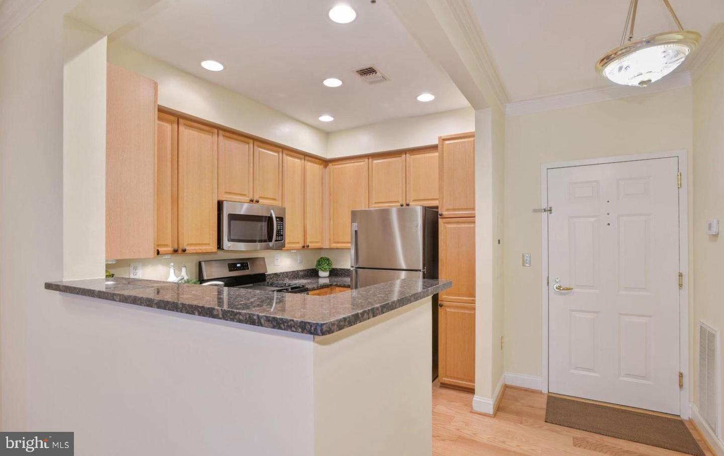1860 Stratford Park Pl #201 Property Photo 11
