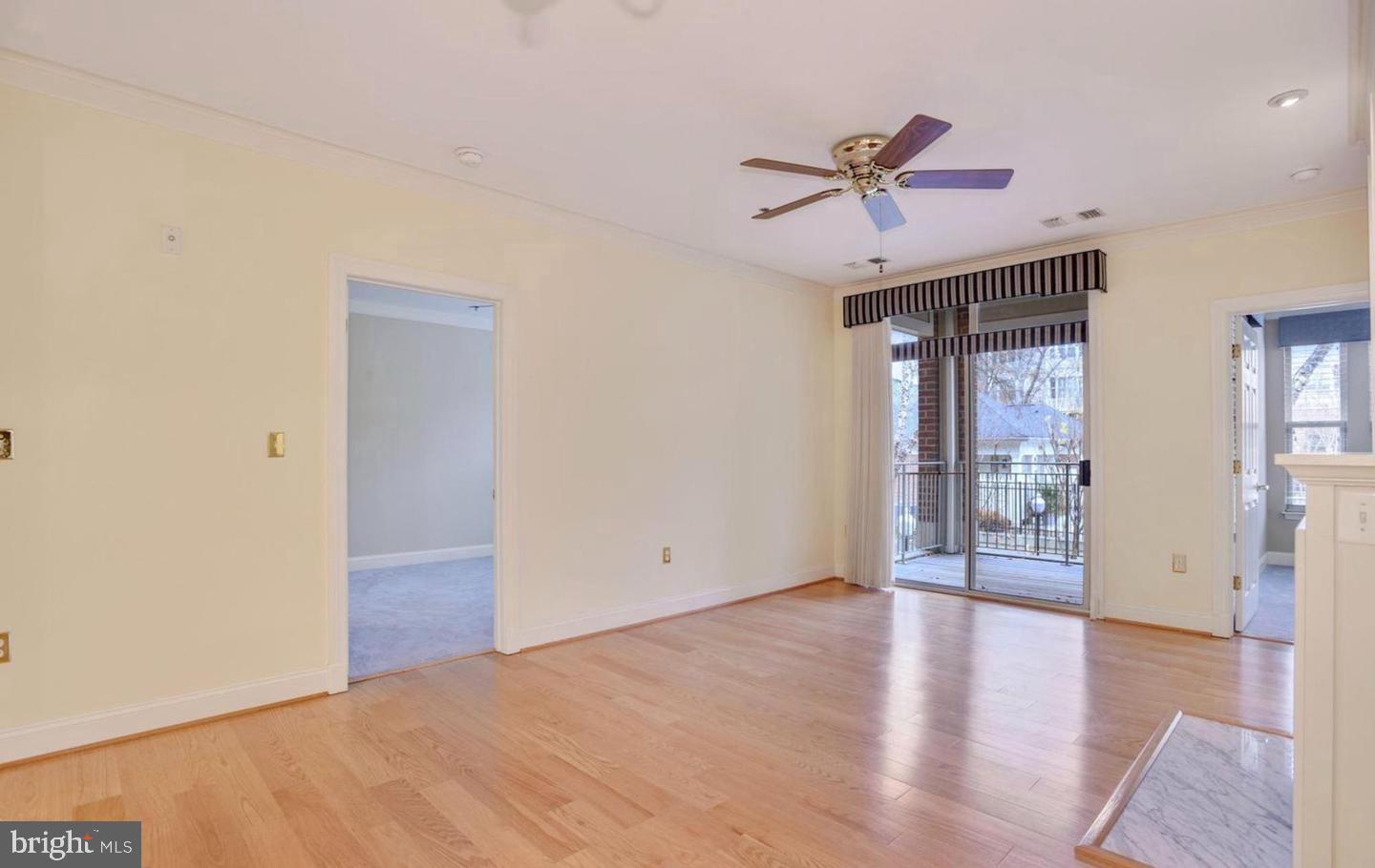 1860 Stratford Park Pl #201 Property Photo 17
