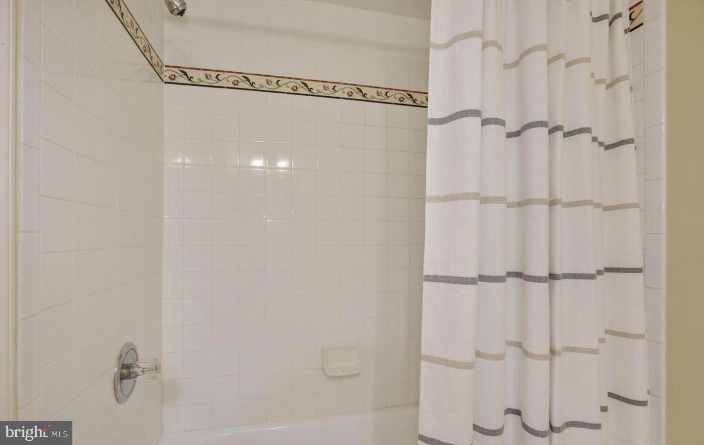 1860 Stratford Park Pl #201 Property Photo 21