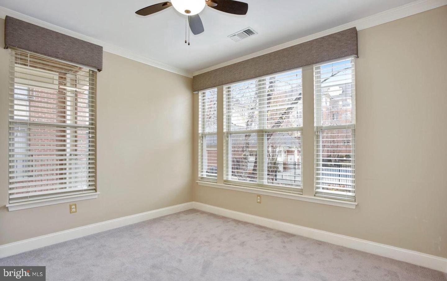 1860 Stratford Park Pl #201 Property Photo 25