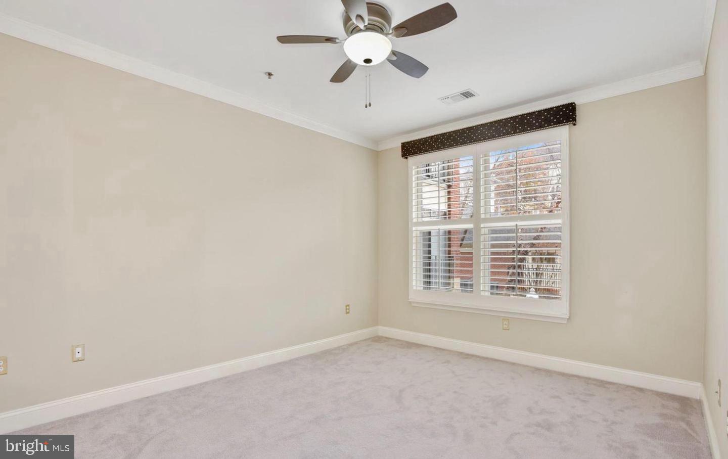 1860 Stratford Park Pl #201 Property Photo 27